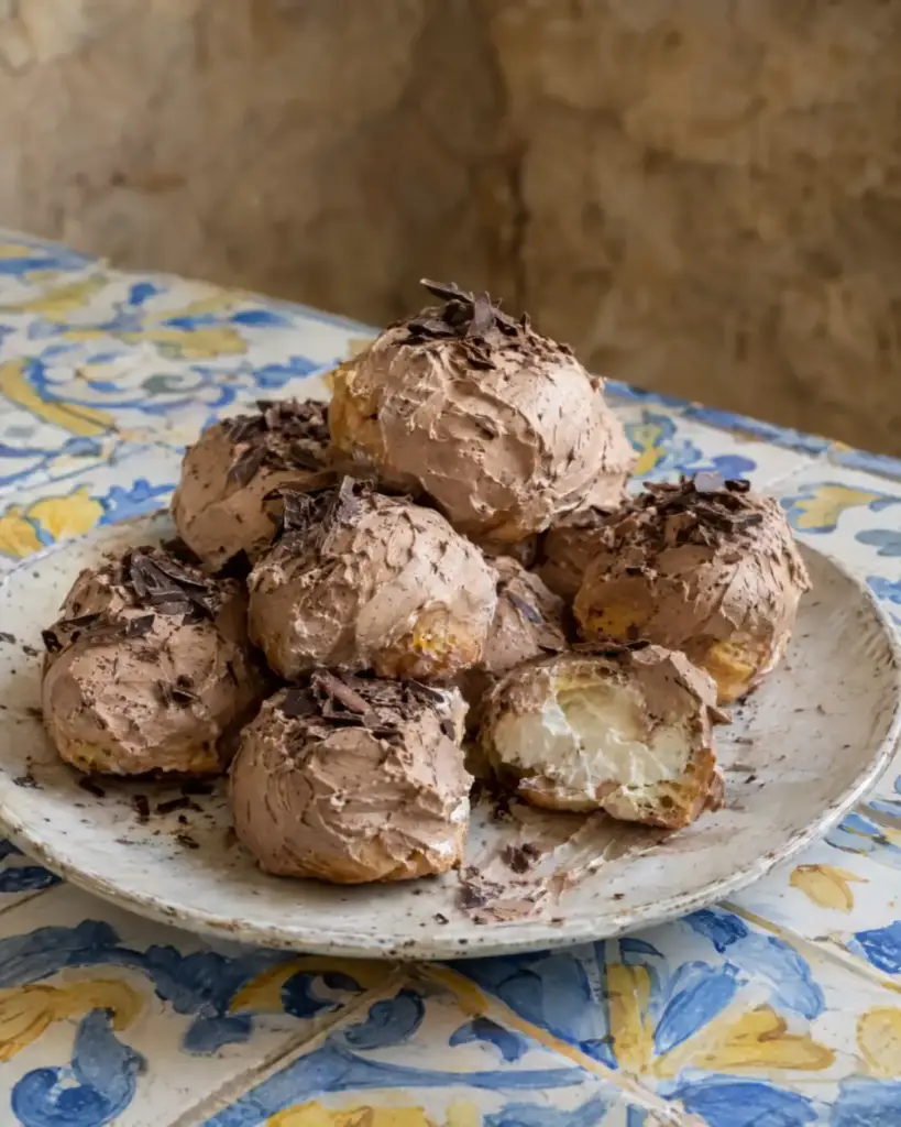 Bianco e Nero, Messina’s Cream Puffs